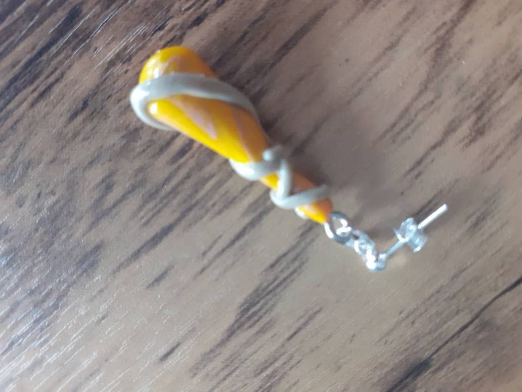 Boucles d'oreilles en forme de goutte, couleur jaune et gris ou bleu et noire