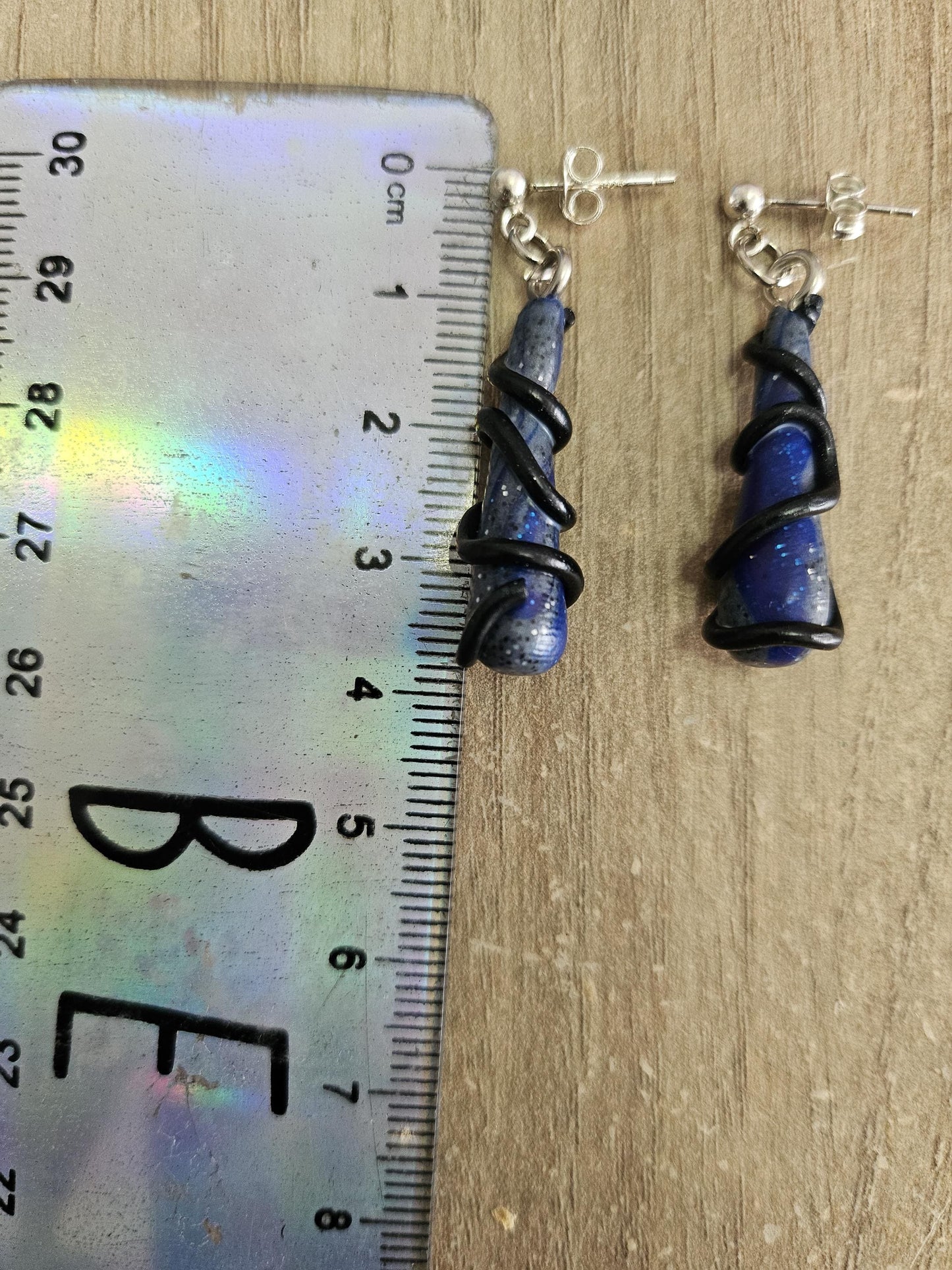 Boucles d'oreilles en forme de goutte, couleur jaune et gris ou bleu et noire