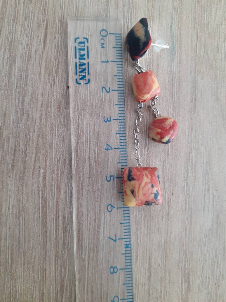 Boucles d'oreilles pendantes - perles géométriques