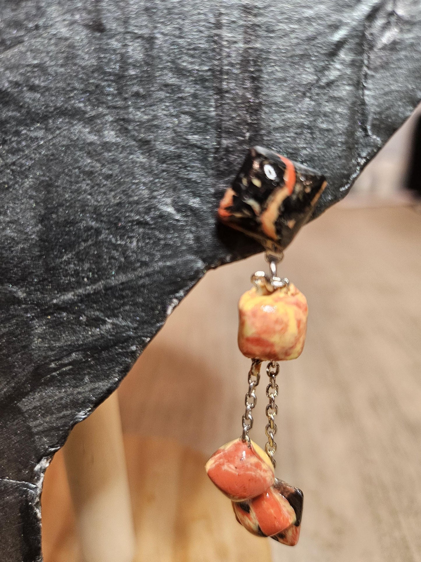 Boucles d'oreilles pendantes - perles géométriques