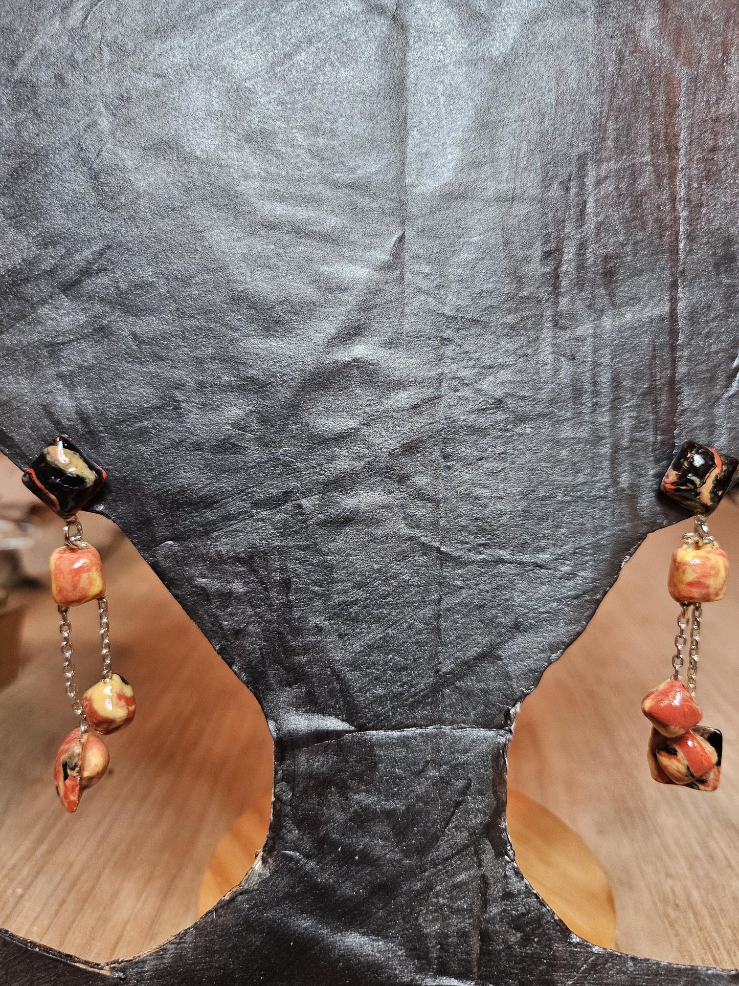 Boucles d'oreilles pendantes - perles géométriques