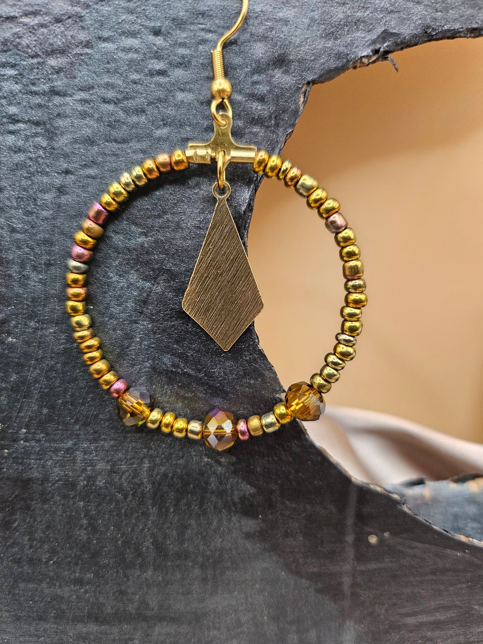 crêole perle dorée vue rapprochée