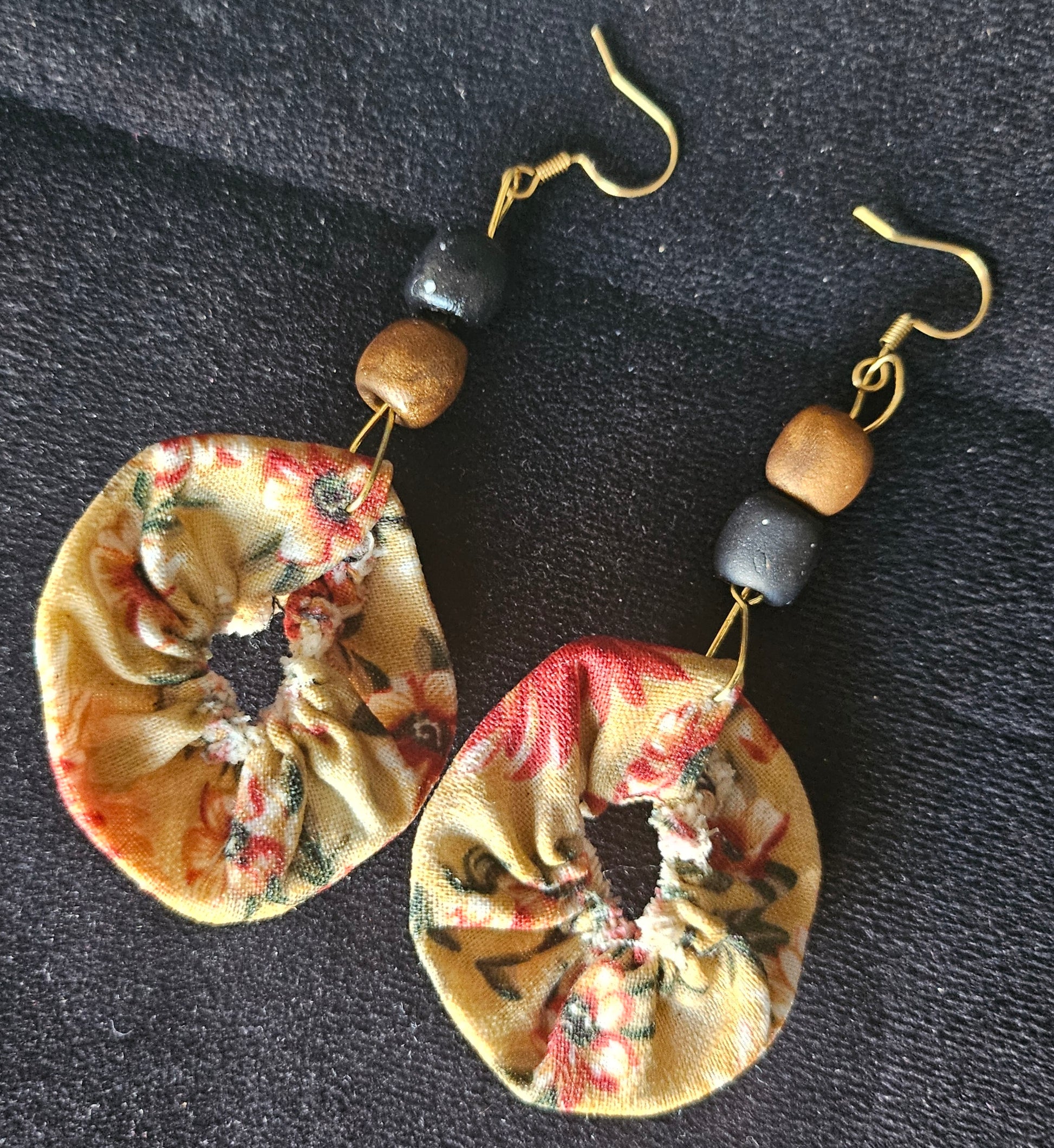 Boucles d'oreilles artisanales rondes tissu effet mouillé - acier inoxydable