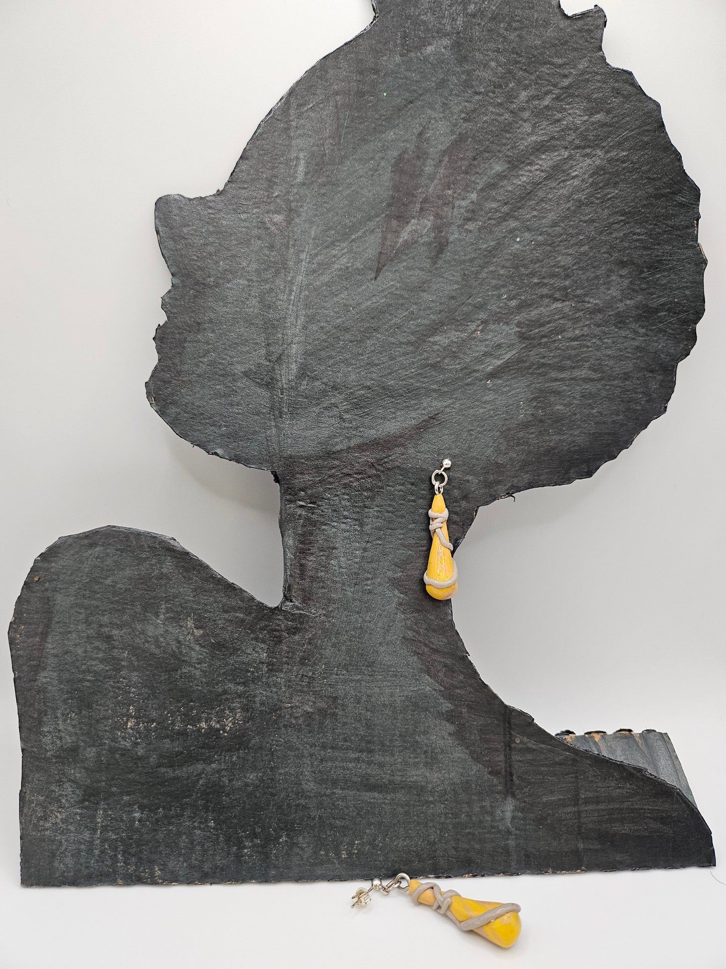 Boucles d'oreilles en forme de goutte, couleur jaune et gris ou bleu et noire