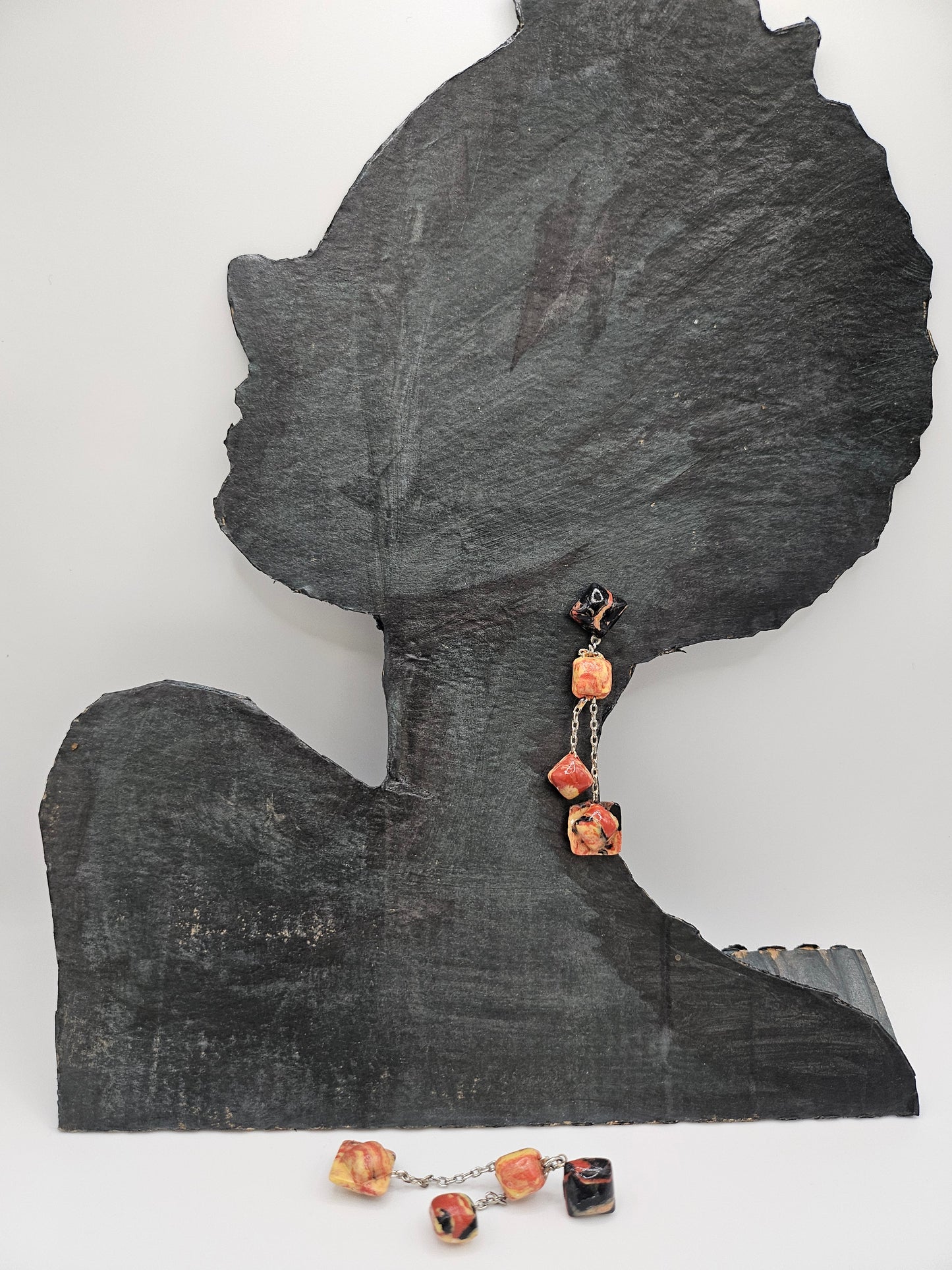 Boucles d'oreilles pendantes - perles géométriques