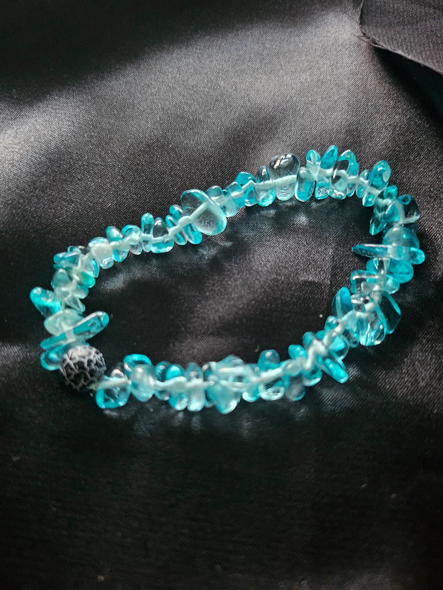 Bracelet perles de verres asymétriques