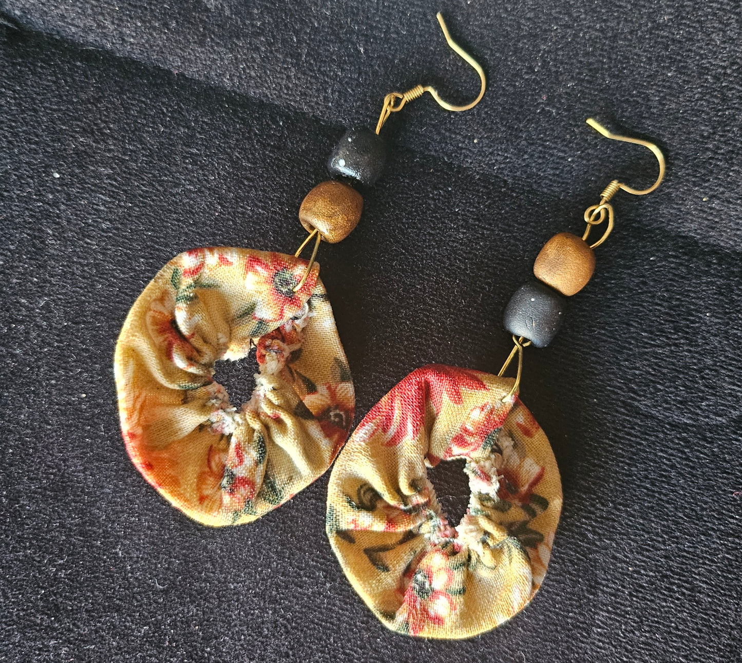 Boucles d'oreilles artisanales rondes tissu effet mouillé - acier inoxydable
