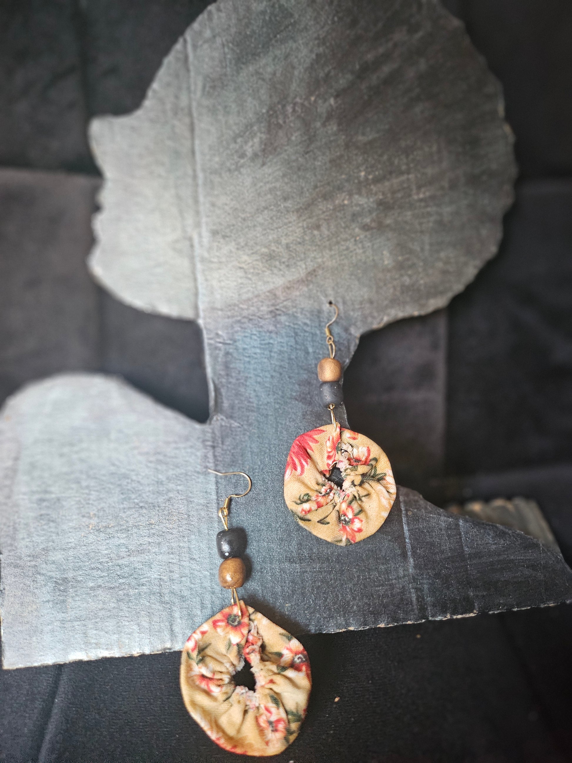 Paire de boucles d'oreilles rondes effet mouillé - bijoux légers et confortables