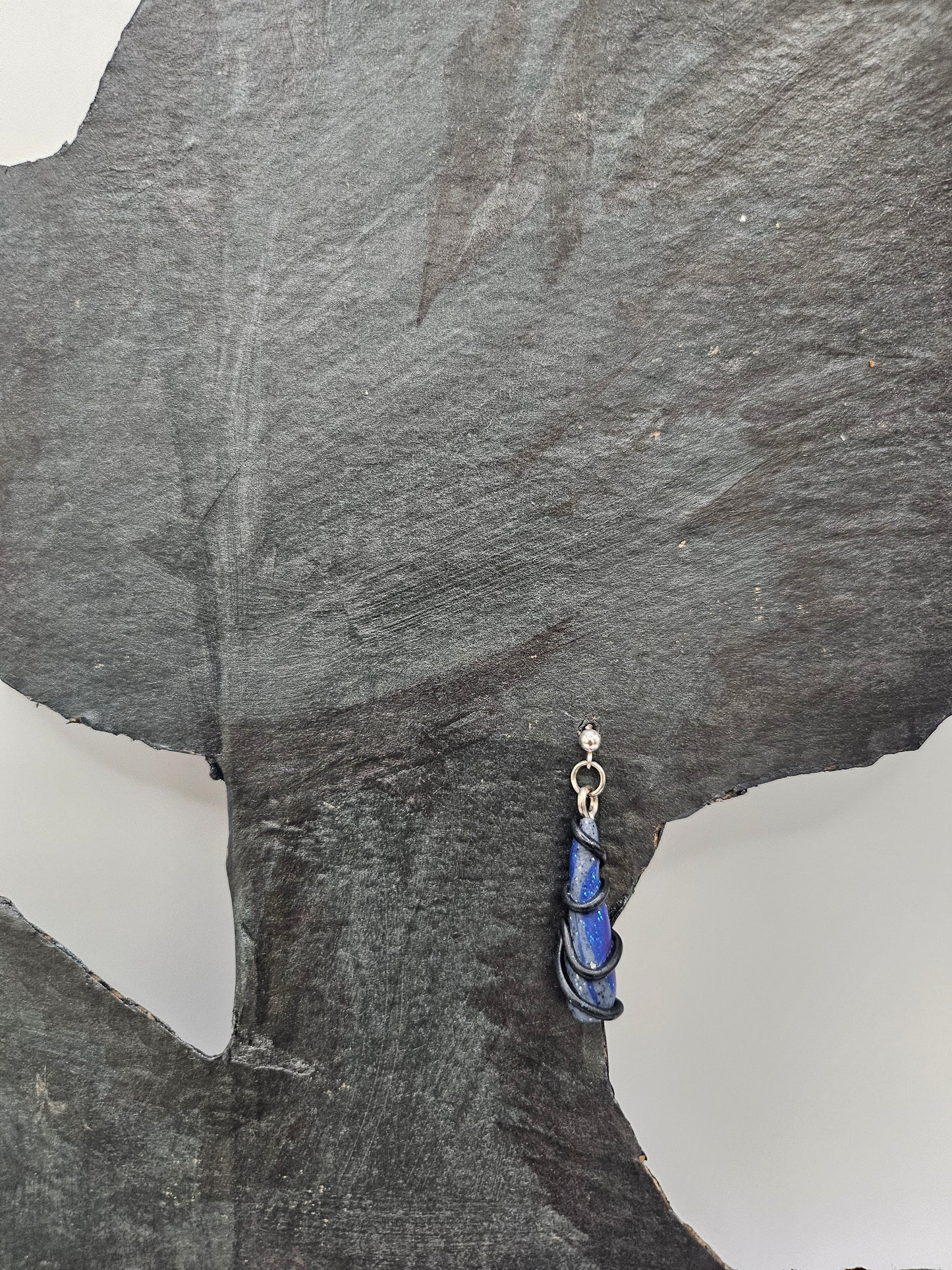 Boucles d'oreilles en forme de goutte, couleur jaune et gris ou bleu et noire