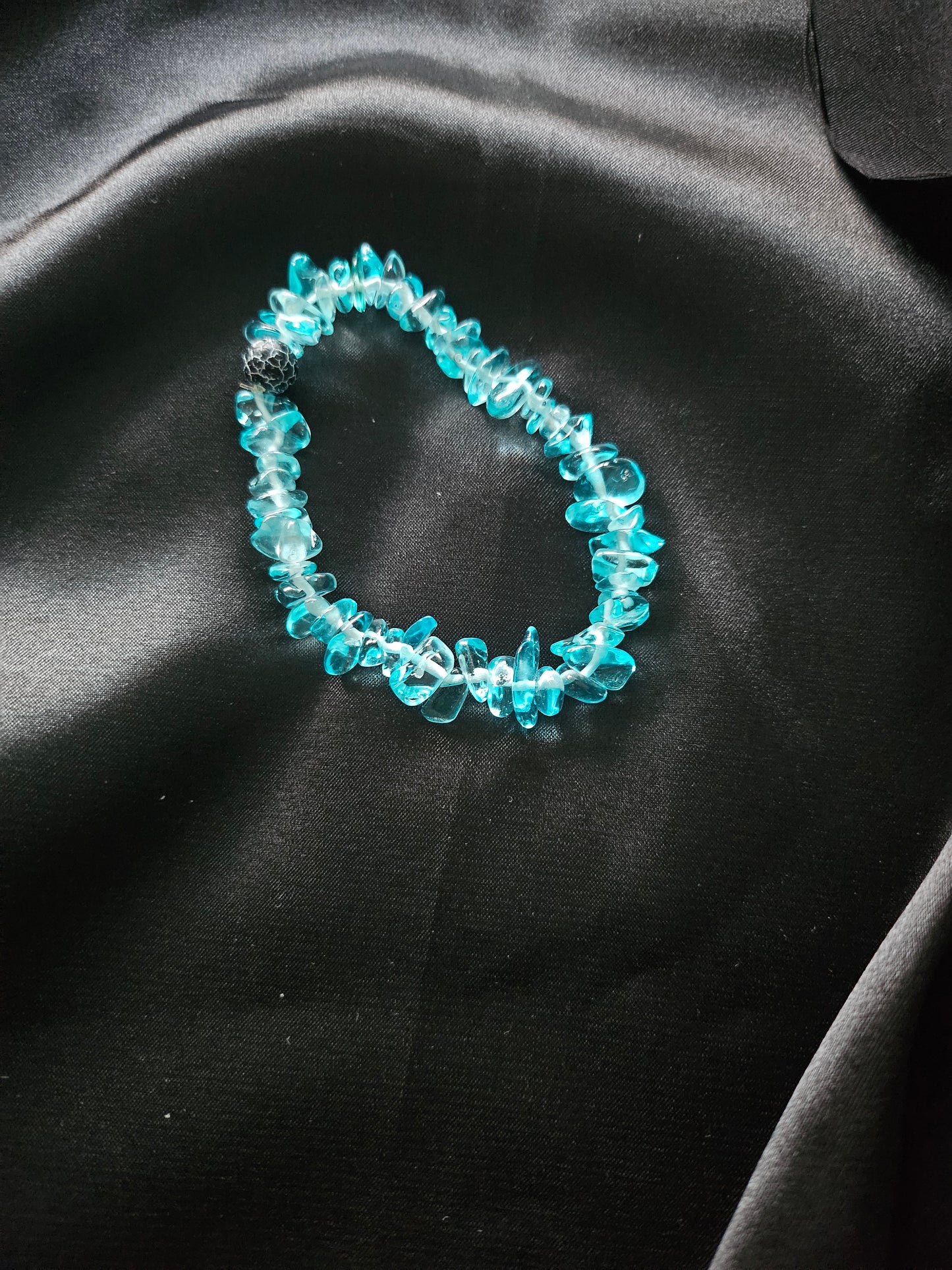 Bracelet perles de verres asymétriques