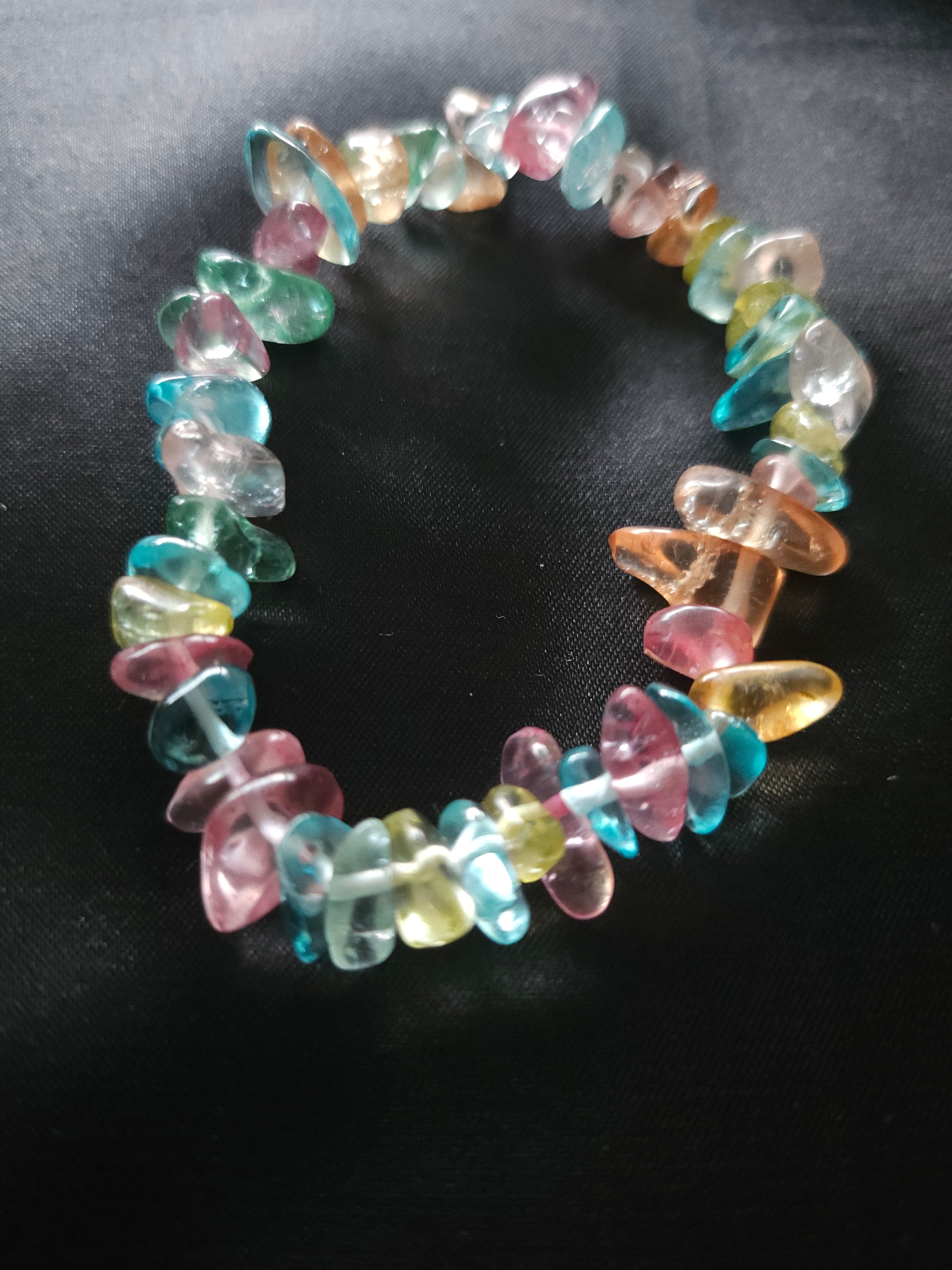 Vue d'ensemble du bracelet perles de verre asymétriques fait main - multi couleurs