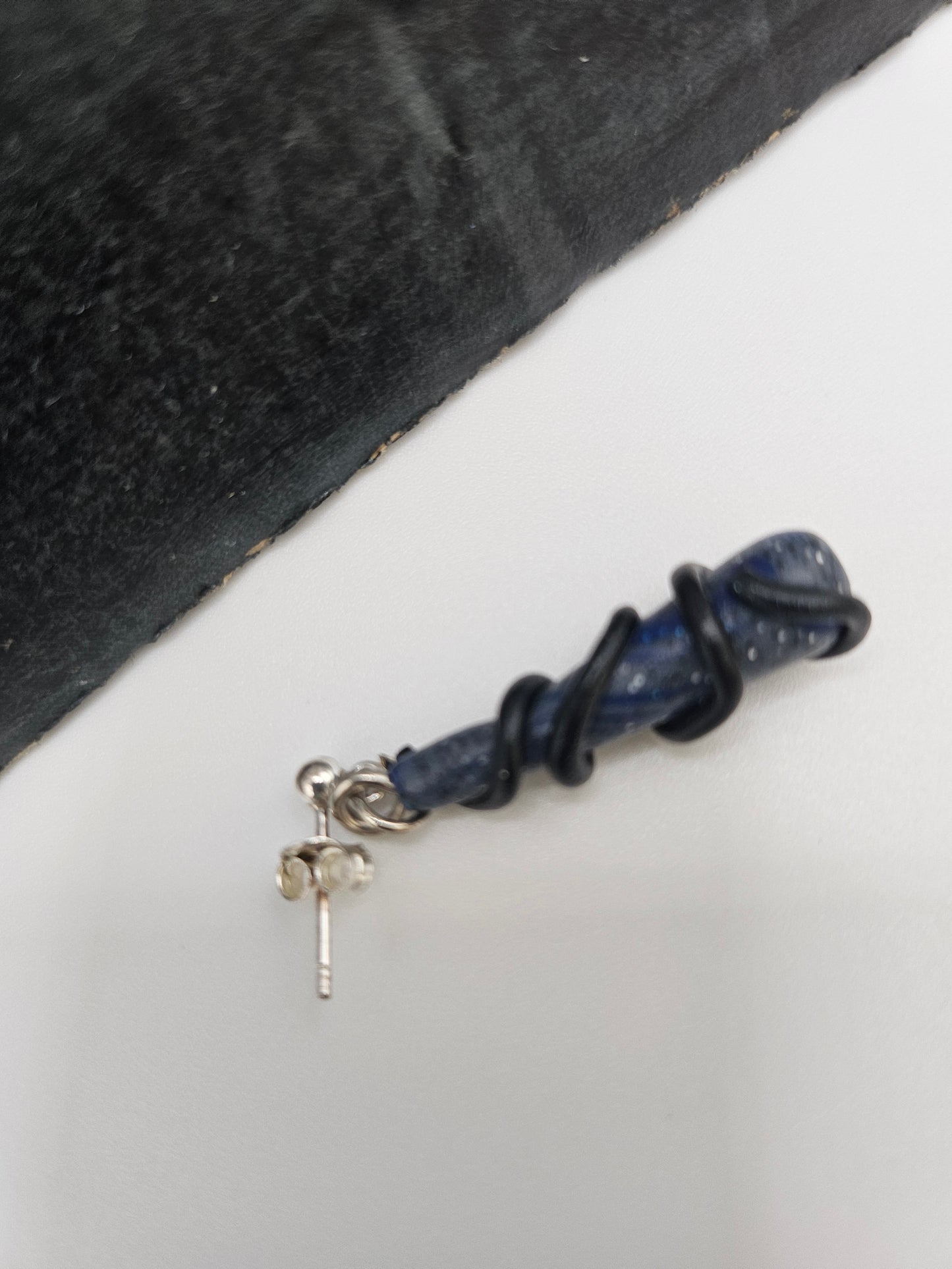 Boucles d'oreilles en forme de goutte, couleur jaune et gris ou bleu et noire