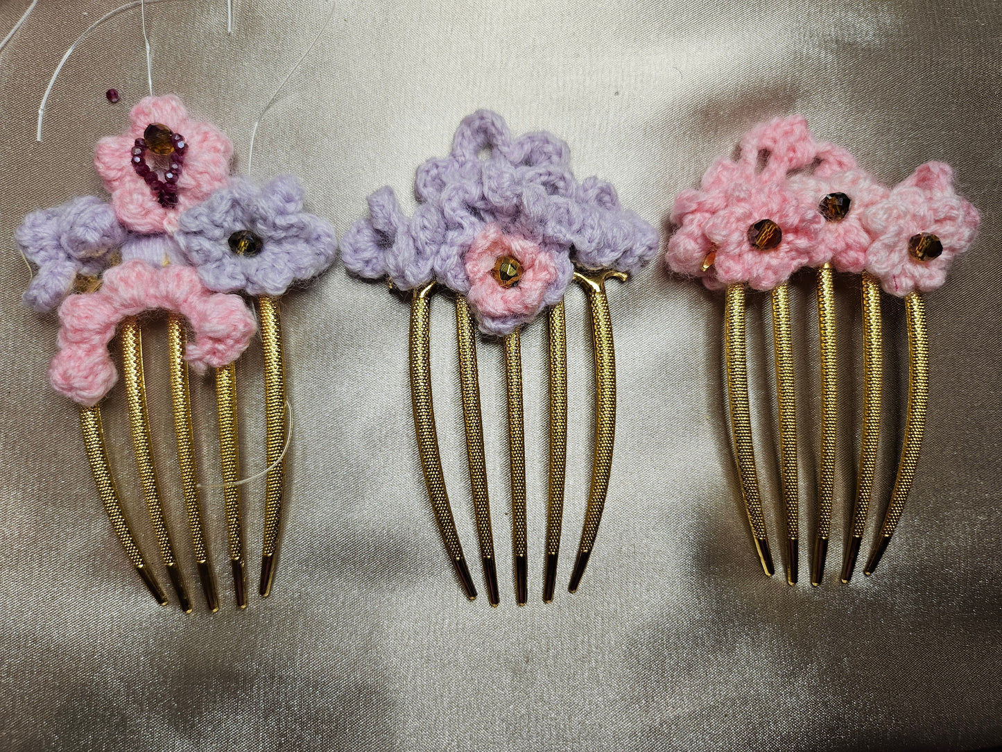 Decorative hair comb
