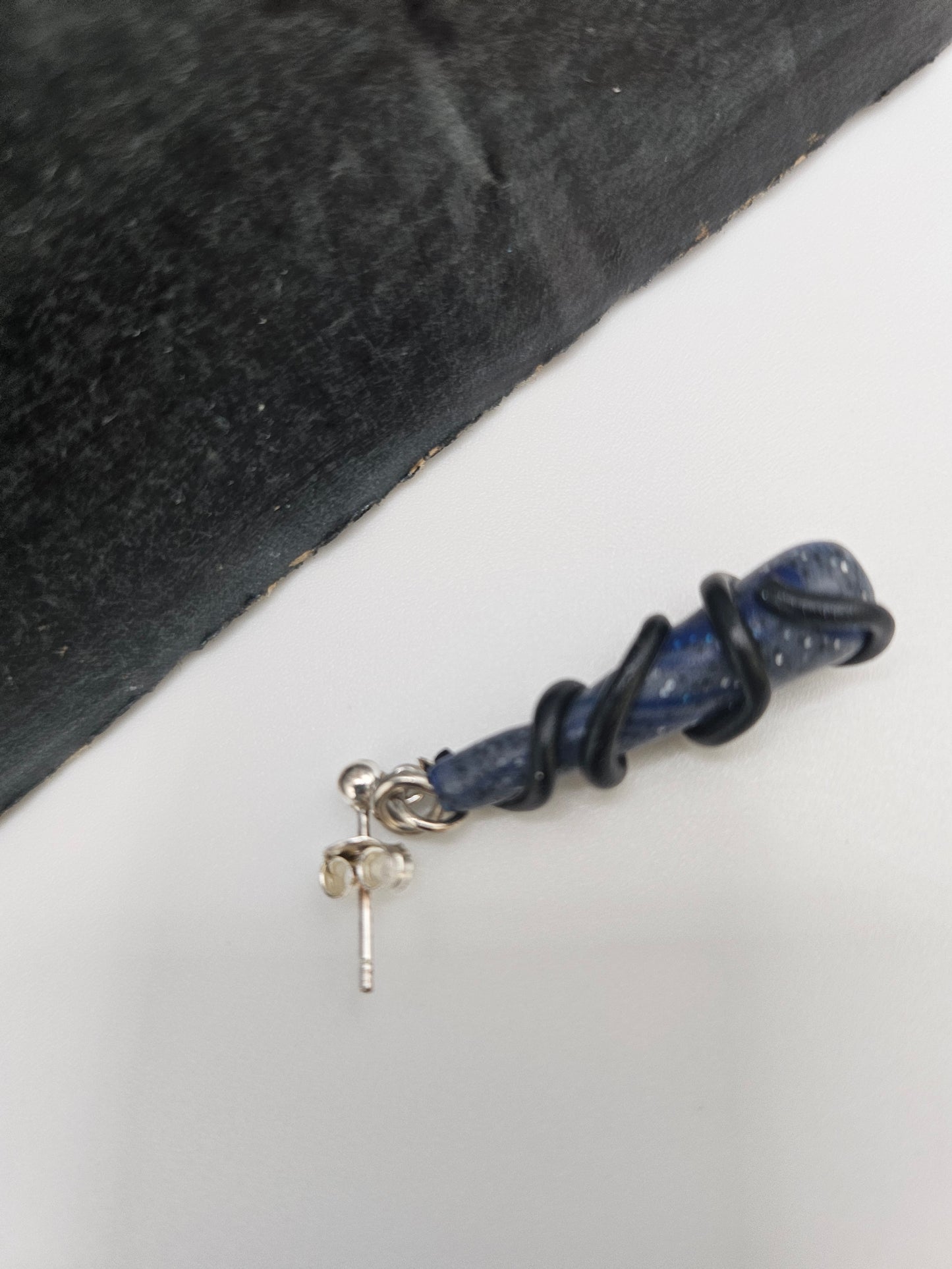 Boucles d'oreilles en forme de goutte, couleur jaune et gris ou bleu et noire