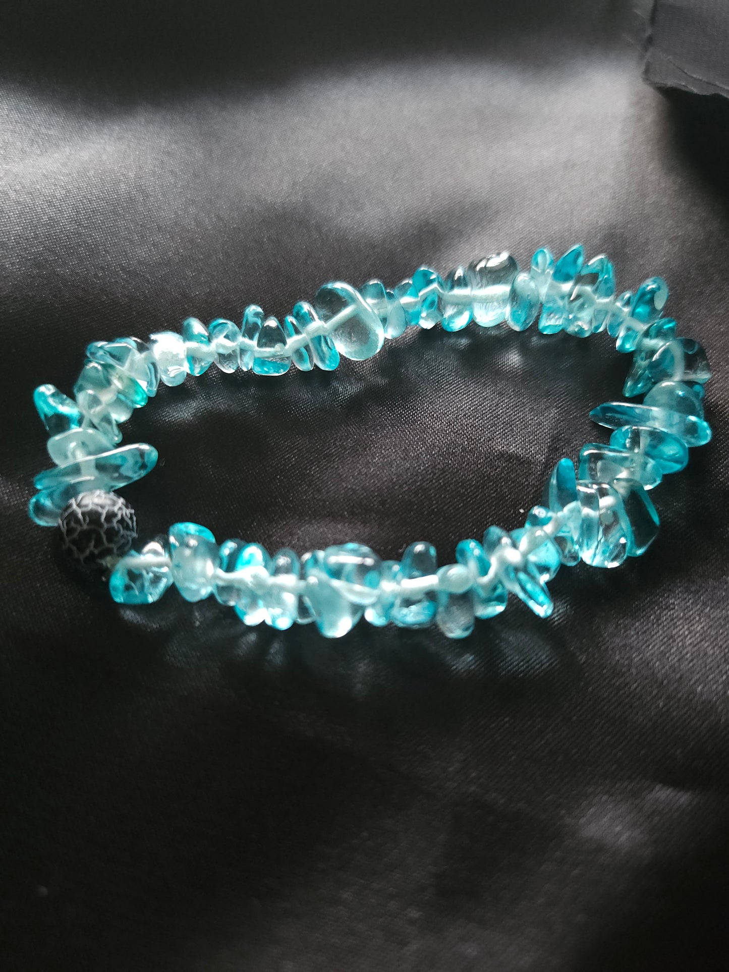Bracelet perles de verres asymétriques